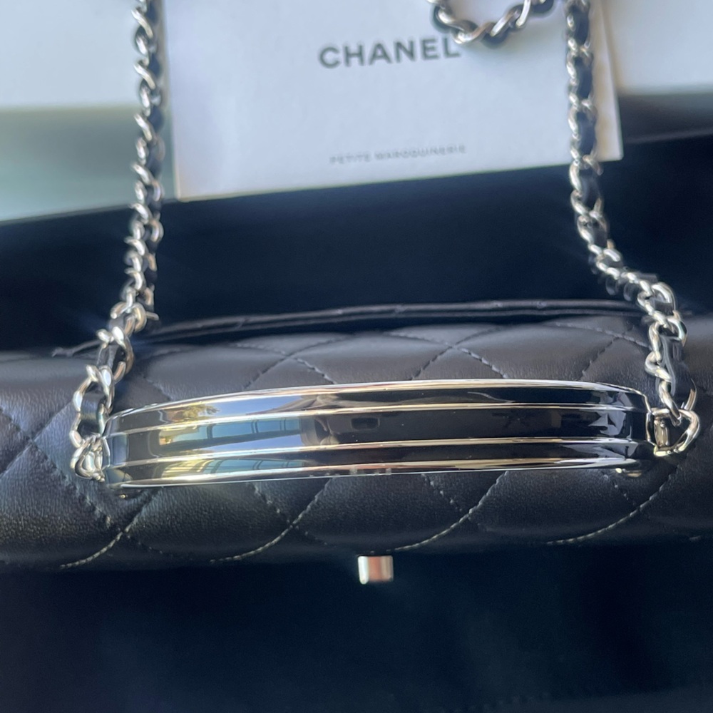 Chanel WOC - Picture 5 of 9